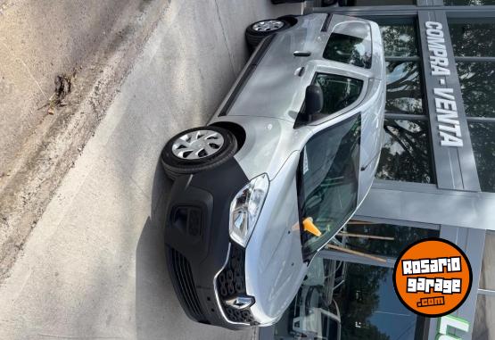 Utilitarios - Renault Kangoo 2025 Nafta 5000Km - En Venta