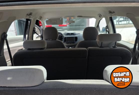 Autos - Chevrolet Spin 2014 Nafta 94000Km - En Venta