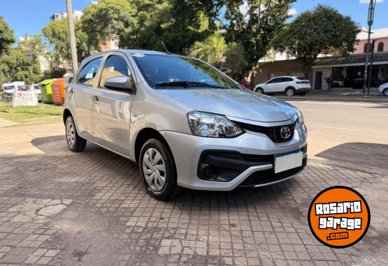 Autos - Toyota etios 2020 Nafta 28000Km - En Venta