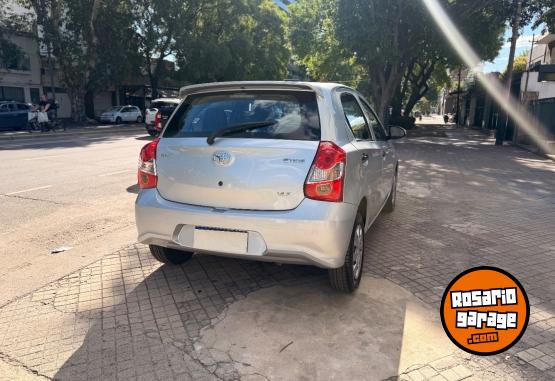 Autos - Toyota etios 2020 Nafta 28000Km - En Venta