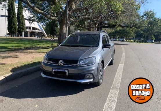Autos - Volkswagen Saveiro cross 2017 Nafta 108000Km - En Venta