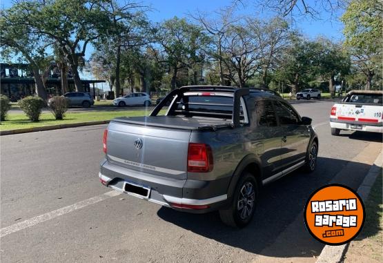Autos - Volkswagen Saveiro cross 2017 Nafta 108000Km - En Venta