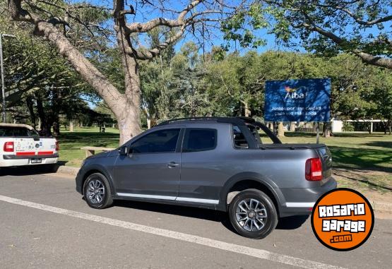 Autos - Volkswagen Saveiro cross 2017 Nafta 108000Km - En Venta