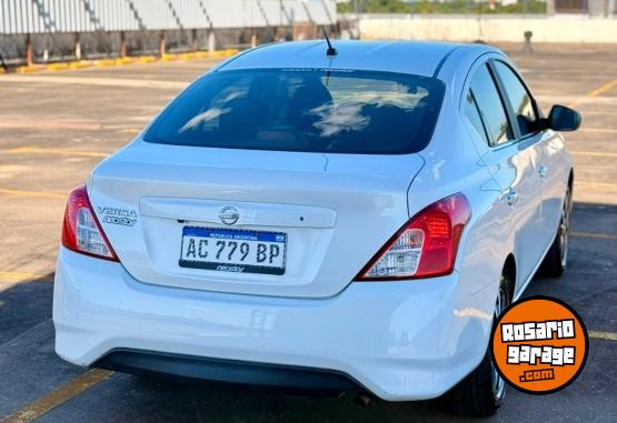 Autos - Nissan Versa Exclusive 1.6 2018 Nafta 70000Km - En Venta