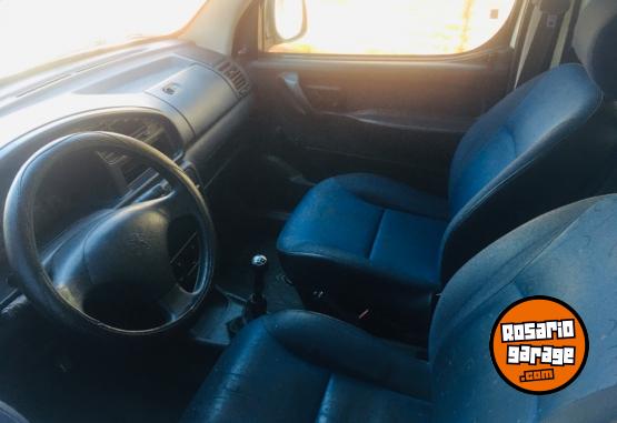 Utilitarios - Peugeot Partner 2007 Diesel 154109Km - En Venta