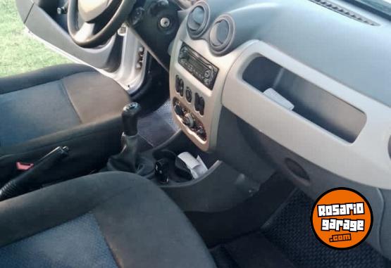 Autos - Renault Sandero 2010 Nafta 209000Km - En Venta