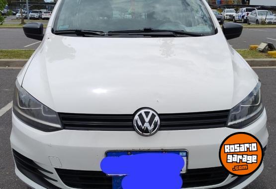 Autos - Volkswagen Suran conforline 2017 GNC 247000Km - En Venta