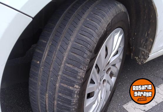 Autos - Volkswagen Suran conforline 2017 GNC 247000Km - En Venta