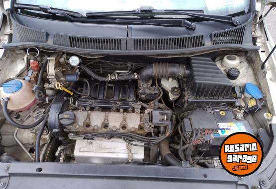 Autos - Volkswagen Suran conforline 2017 GNC 247000Km - En Venta