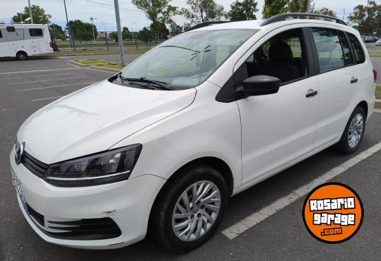 Autos - Volkswagen Suran conforline 2017 GNC 247000Km - En Venta