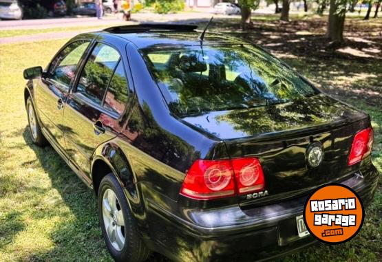 Autos - Volkswagen BORA 2.0 GOLF GOL TREND 2013 Nafta 128000Km - En Venta