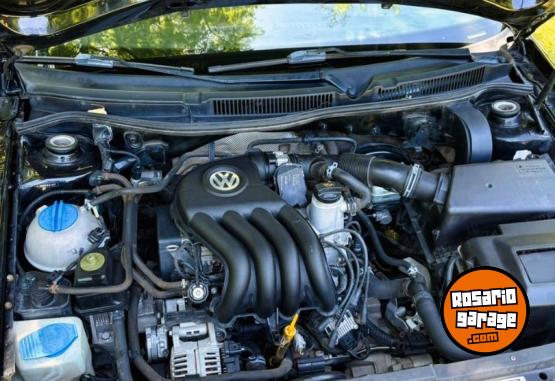 Autos - Volkswagen BORA 2.0 GOLF GOL TREND 2013 Nafta 128000Km - En Venta