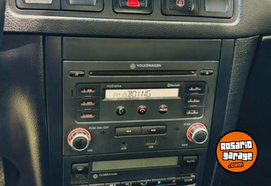 Autos - Volkswagen BORA 2.0 GOLF GOL TREND 2013 Nafta 128000Km - En Venta