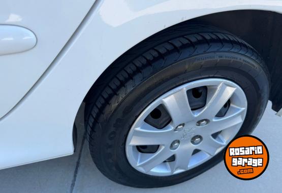 Autos - Peugeot 207 2015 Diesel 101000Km - En Venta