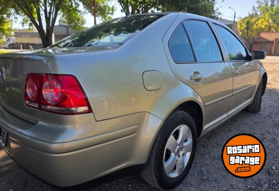 Autos - Volkswagen Bora 2008 GNC 220000Km - En Venta