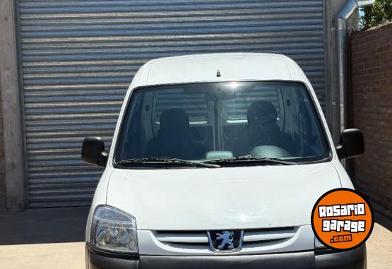 Utilitarios - Peugeot PARTNER 2018 Diesel 105100Km - En Venta