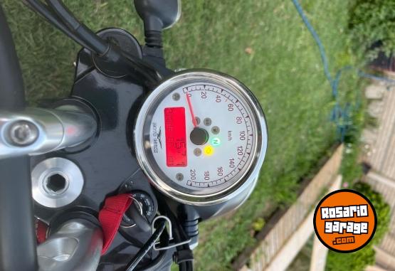 Motos - Guzzi V9 Bobber 2016 Nafta 1571Km - En Venta