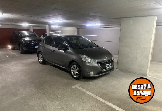 Autos - Peugeot 208 allure nav 2014 Nafta 125000Km - En Venta