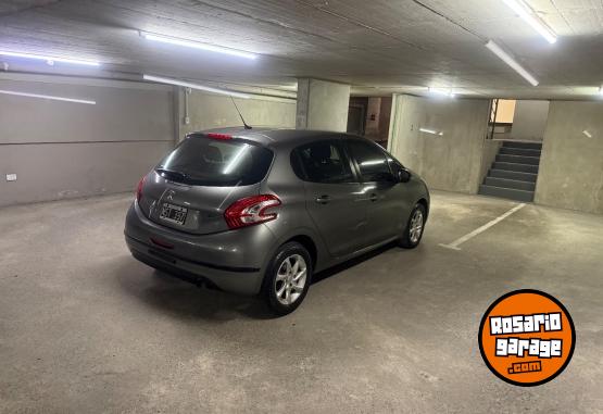 Autos - Peugeot 208 allure nav 2014 Nafta 125000Km - En Venta