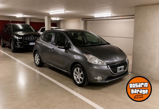 Autos - Peugeot 208 allure nav 2014 Nafta 125000Km - En Venta