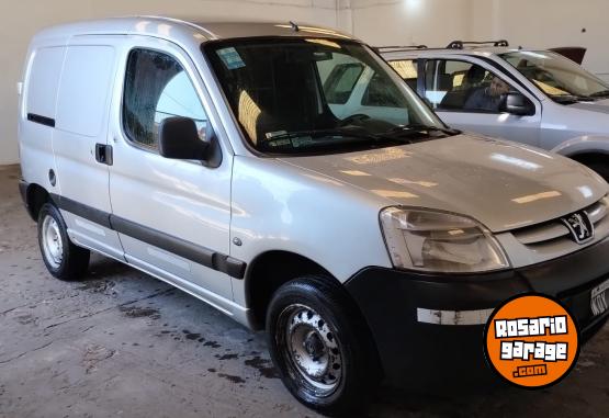 Utilitarios - Peugeot PARTNER 2011 Nafta 111111Km - En Venta