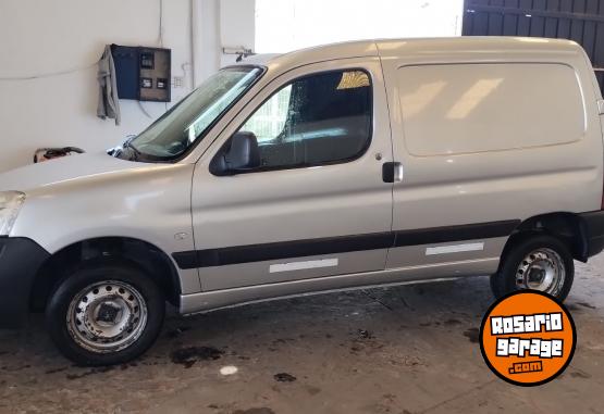 Utilitarios - Peugeot PARTNER 2011 Nafta 111111Km - En Venta