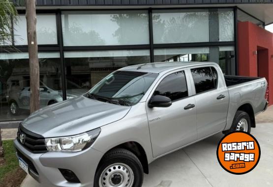 Camionetas - Toyota HILUX 4x4 D Mt 2023 Diesel 52000Km - En Venta
