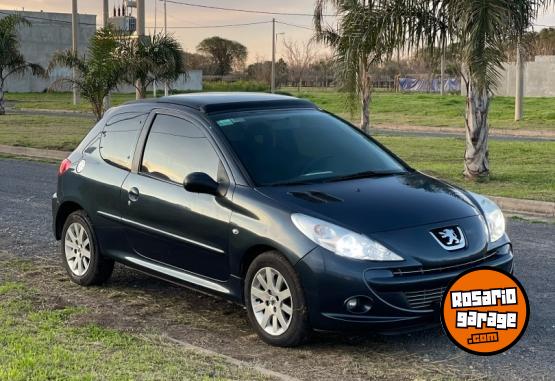 Autos - Peugeot 207 2011 Nafta 127000Km - En Venta