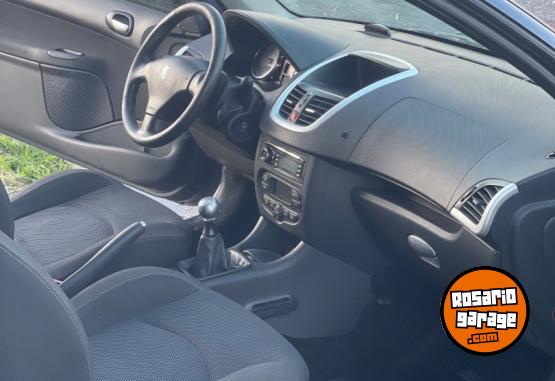 Autos - Peugeot 207 2011 Nafta 127000Km - En Venta