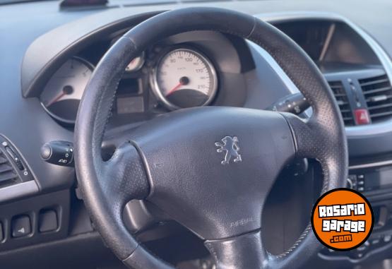 Autos - Peugeot 207 2011 Nafta 127000Km - En Venta
