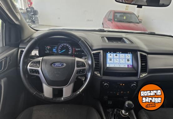 Camionetas - Ford Ranger xlt 4x2 2017 Diesel 153000Km - En Venta