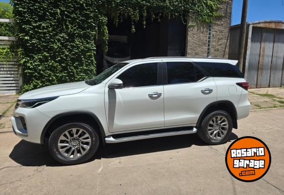 Camionetas - Toyota SW4 SRX 2023 Diesel 68700Km - En Venta