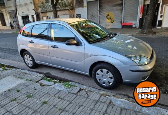 Autos - Ford Focus 1.6 Ambiente 5 puer 2010 Nafta 105000Km - En Venta