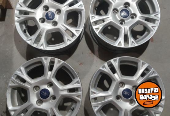 Accesorios para Autos - Llantas 15 Ford Ka Fiesta Ecosport Focus 1 Muy buenas. $380.000 las 4. NO BAJO PRECIO - En Venta