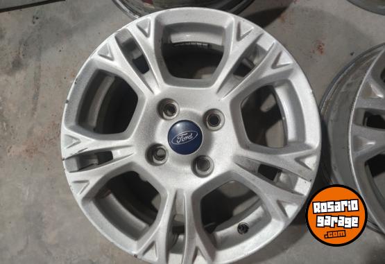 Accesorios para Autos - Llantas 15 Ford Ka Fiesta Ecosport Focus 1 Muy buenas. $380.000 las 4. NO BAJO PRECIO - En Venta