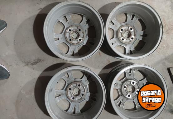 Accesorios para Autos - Llantas 15 Ford Ka Fiesta Ecosport Focus 1 Muy buenas. $380.000 las 4. NO BAJO PRECIO - En Venta