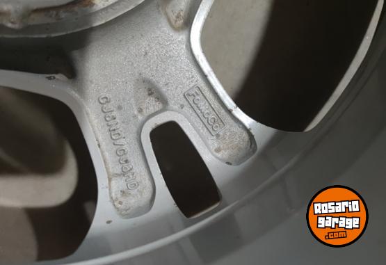 Accesorios para Autos - Llantas 15 Ford Ka Fiesta Ecosport Focus 1 Muy buenas. $380.000 las 4. NO BAJO PRECIO - En Venta