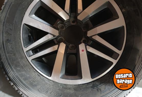 Accesorios para Autos - LÍQUIDO HOY Ruedas 18 Toyota Hilux Muy buenas $1.500.000 las 4. NO BAJO PRECIO - En Venta