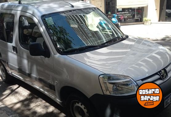 Utilitarios - Peugeot PARTNER HDI 1.6 COMFORT 2017 Diesel 220000Km - En Venta