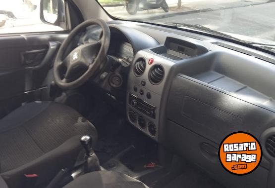 Utilitarios - Peugeot PARTNER HDI 1.6 COMFORT 2017 Diesel 220000Km - En Venta