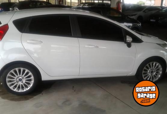 Autos - Ford FIESTA KINETC 2015 2015 Nafta 140000Km - En Venta