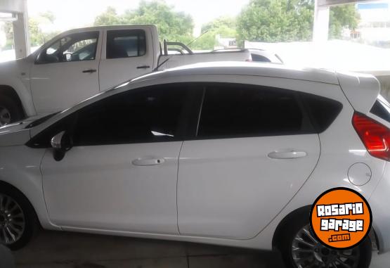 Autos - Ford FIESTA KINETC 2015 2015 Nafta 140000Km - En Venta
