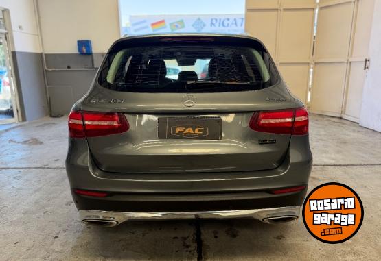 Camionetas - Mercedes Benz GLC 300 4matic 2017 Nafta 121000Km - En Venta