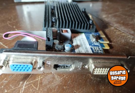 Informática - Placa de video AMD Radeon HD 1gb - En Venta