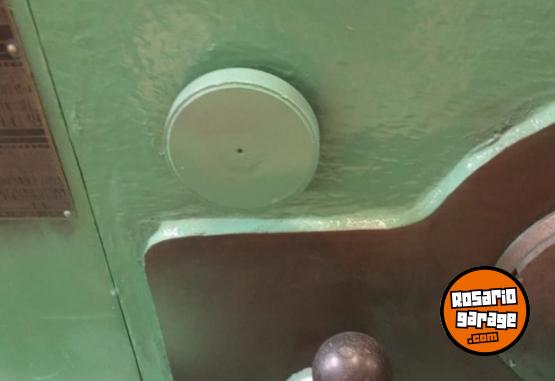 Herramientas - Torno Paralelo Marca PIA - En Venta