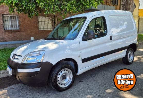 Utilitarios - Peugeot Partner hdi 1ra mano perm 2021 Nafta 120000Km - En Venta