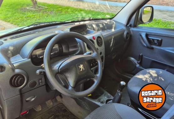 Utilitarios - Peugeot Partner hdi 1ra mano perm 2021 Nafta 120000Km - En Venta