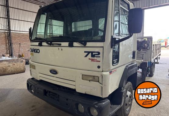 Camiones y Grúas - Vendo Ford 712 con hidrogrua - En Venta