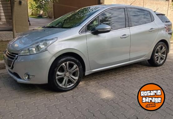 Autos - Peugeot 208 2013 GNC 150000Km - En Venta