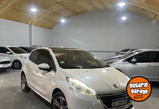 Autos - Peugeot 208 2016 Nafta 92000Km - En Venta